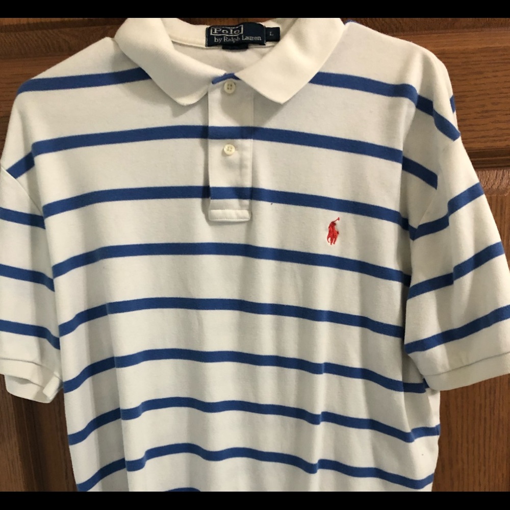 Ralph Lauren Polos. All size L. You are buying one of the pictured shirts.